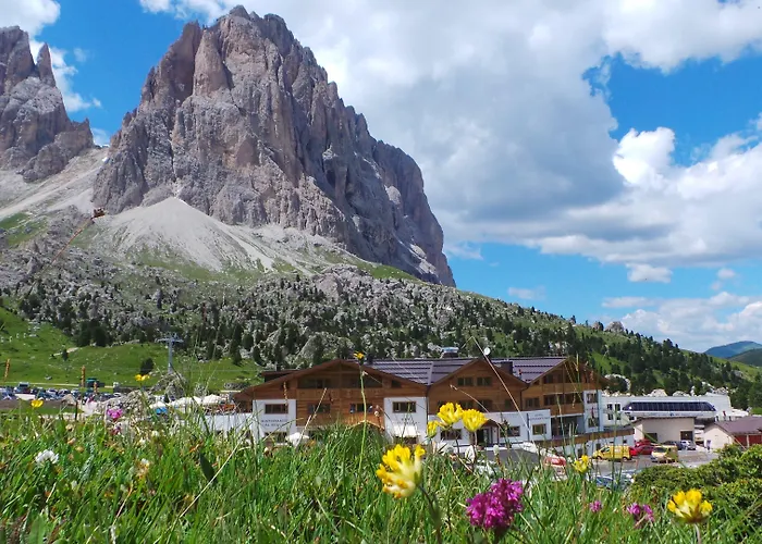Passo Sella Dolomiti MountainAlbergo